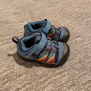 Keen Newport H2Sho Sneakers Blue Rainbow Stripe - Kids US 7